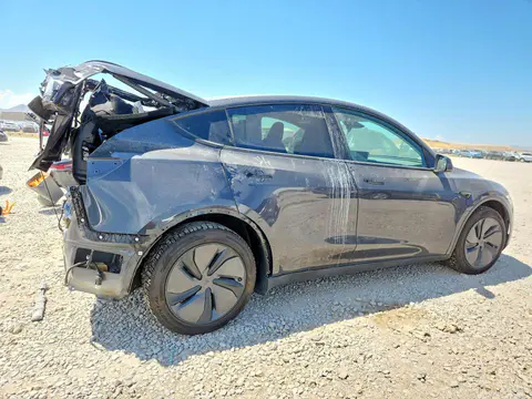 2026 Tesla Model Y VIN 7SAYGDEE0TF440707 фото 3