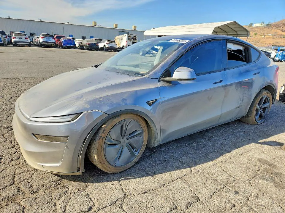 2026 Tesla Model Y VIN 7SAYGDEE8TF368655 фото 1