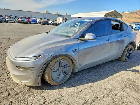7SAYGDEE8TF368655 — 2026 Tesla Model Y, Передняя часть (Front End), фото до ремонта