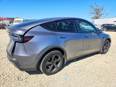 2026 Tesla Model Y VIN 7SAYGDED2TF550780 фото 3