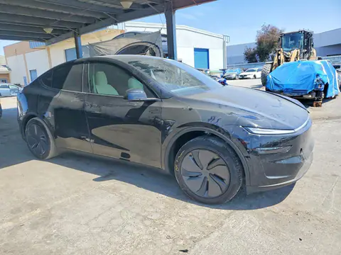2026 Tesla Model Y VIN 7SAYGDEE3TF424064 фото 4