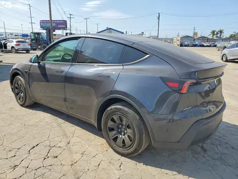 2026 Tesla Model Y VIN 7SAYGDED0TA721667 фото 2