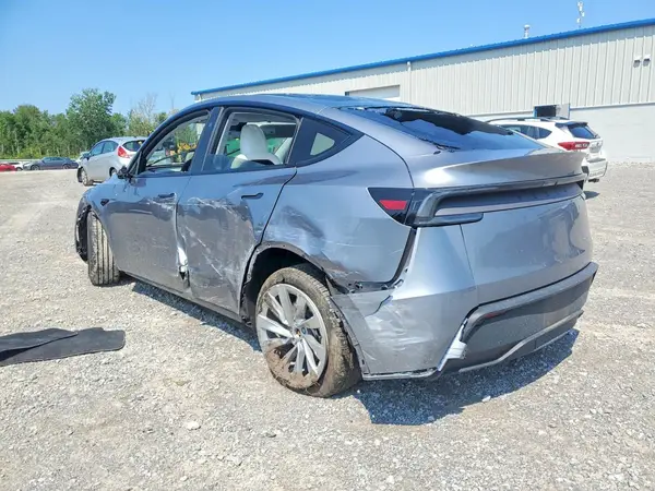 7SAYGDEE0TA413925 — 2026 Tesla Model Y, фото 2 с аукциона Copart 28.09.2026, Повреждения со всех сторон