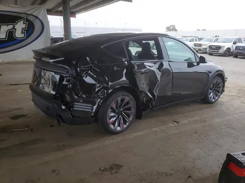 2026 Tesla Model Y VIN 7SAYGAEE8TF648994 фото 3