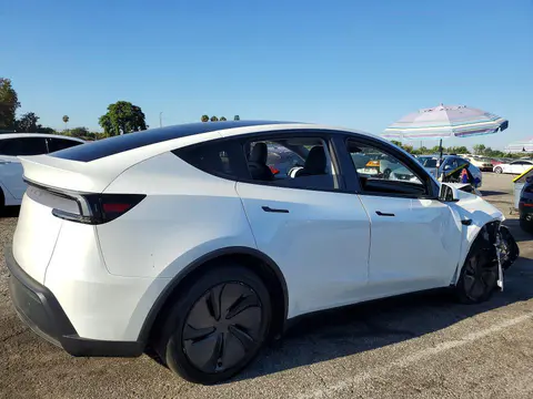 2026 Tesla Model Y VIN 7SAYGDED2TF444118 фото 3