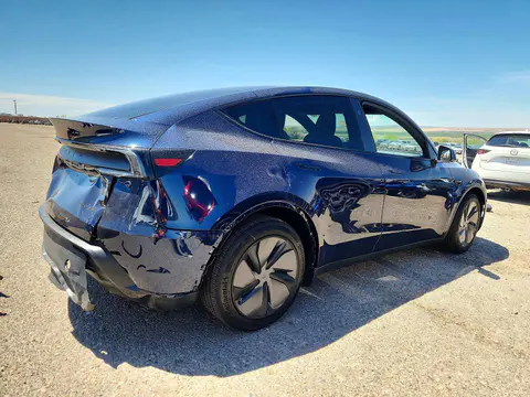 2026 Tesla Model Y VIN 7SAYGDEE8TF677106 фото 3