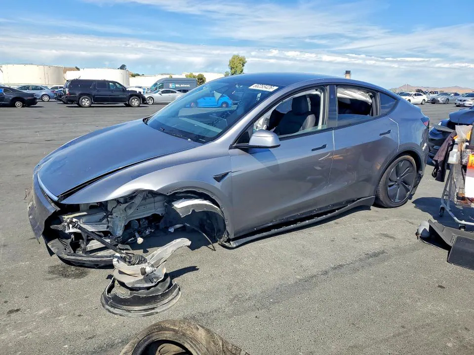 2026 Tesla Model Y VIN 7SAYGDEE6TF409025 фото 1