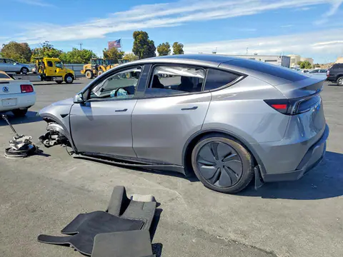 2026 Tesla Model Y VIN 7SAYGDEE6TF409025 фото 2