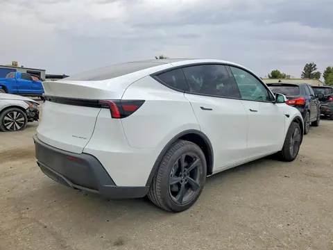 2026 Tesla Model Y VIN 7SAYGDEE7TA663341 фото 3