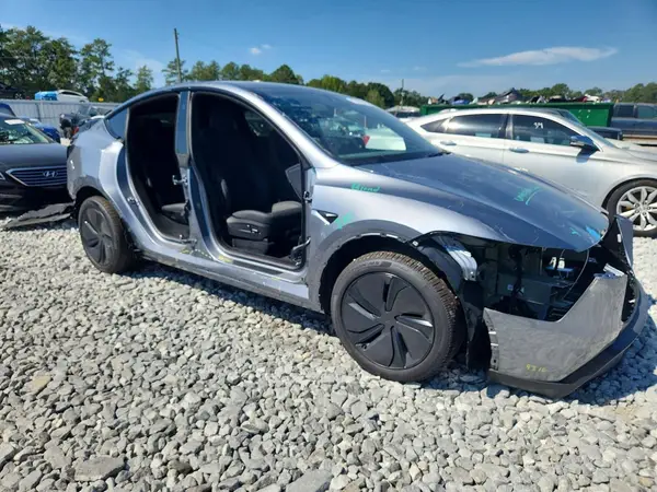 7SAYGDEE1TA693886 — 2026 Tesla Model Y, фото 4 с аукциона Copart, Передняя часть