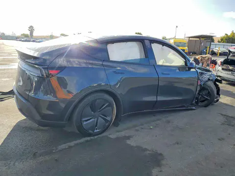 2026 Tesla Model Y VIN 7SAYGDED9TF399615 фото 3