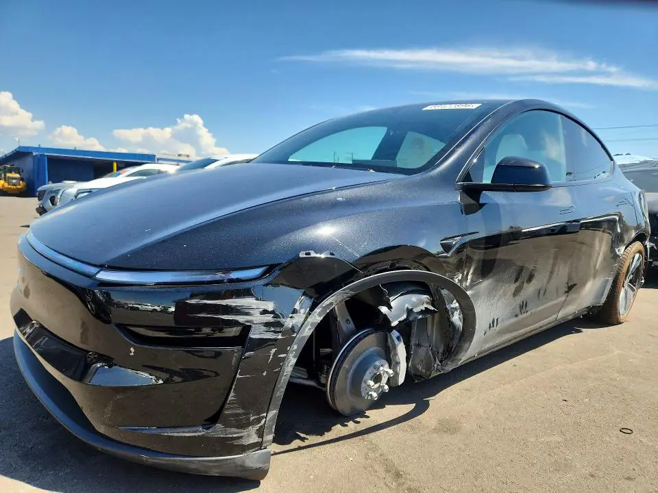 7SAYGDED0TF651168 Tesla Model Y 2026 — повреждение Передняя часть, фото до ремонта