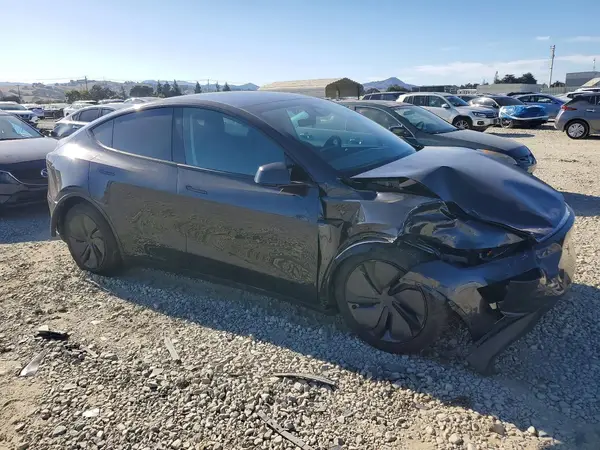 7SAYGDEE7TF328406 — 2026 Tesla Model Y, фото 4 с аукциона Copart, Передняя часть
