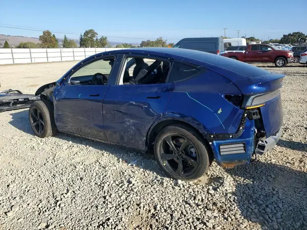 7SAYGDEE0TF527622 — 2026 Tesla Model Y, фото 2 с аукциона Copart, Передняя часть
