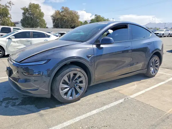 7SAYGDEE1TF602991 — 2026 Tesla Model Y, Мелкие вмятины и царапины (Minor Dent/Scratches), фото до ремонта