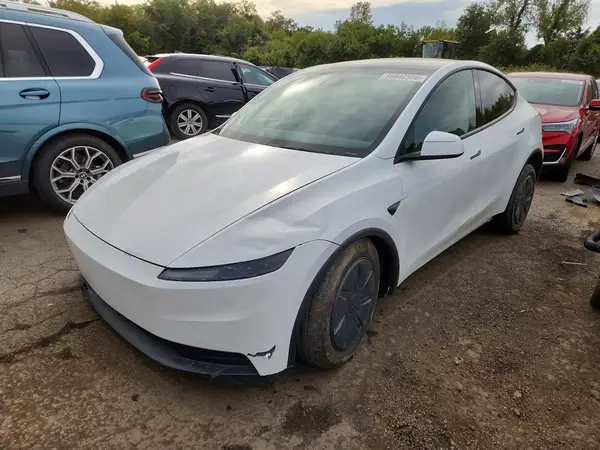 7SAYGDEE2TA642400 — 2026 Tesla Model Y, Передняя часть (Front End), фото до ремонта