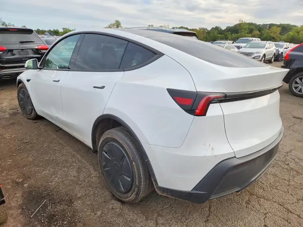 7SAYGDEE2TA642400 — 2026 Tesla Model Y, фото 2 с аукциона Copart, Передняя часть
