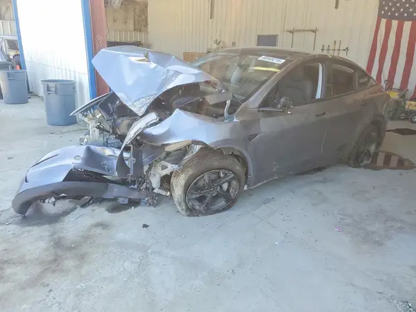 7SAYGDED6TF431906 — 2026 Tesla Model Y, Передняя часть (Front End), фото до ремонта