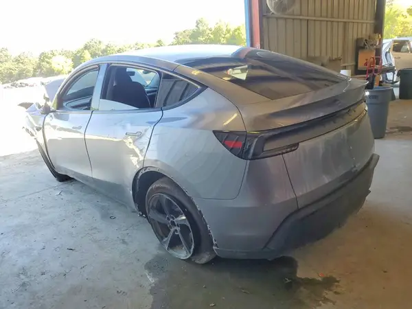 7SAYGDED6TF431906 — 2026 Tesla Model Y, фото 2 с аукциона Copart, Передняя часть