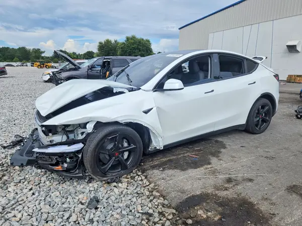 7SAYGDED8TF379159 — 2026 Tesla Model Y, Передняя часть (Front End), фото до ремонта