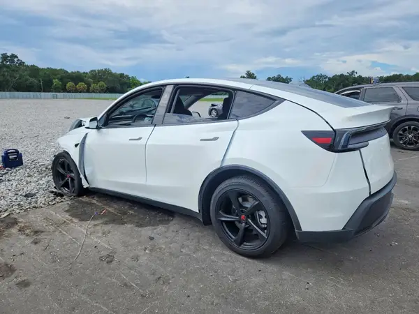 7SAYGDED8TF379159 — 2026 Tesla Model Y, фото 2 с аукциона Copart, Передняя часть