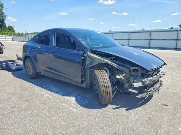 2026 TESLA MODEL Y VIN 7SAYGDED1TA603952 фото 4