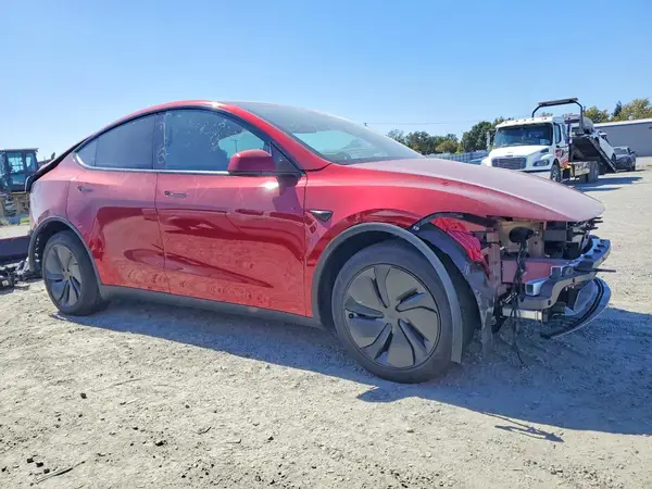 7SAYGDEDXTF636919 — 2026 Tesla Model Y, фото 4 с аукциона Copart, Передняя часть