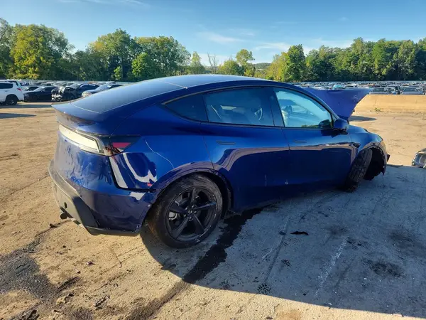 7SAYGDED7TF518701 — 2026 Tesla Model Y, фото 3 с аукциона Copart, Передняя часть
