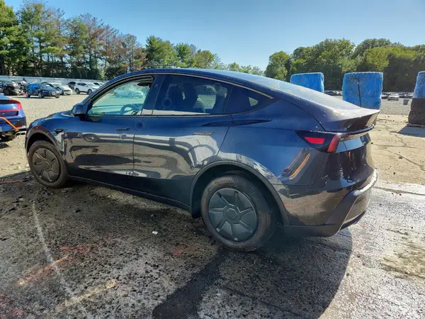 7SAYGDEE5TA681370 — 2026 Tesla Model Y, фото 2 с аукциона Copart, Боковая часть