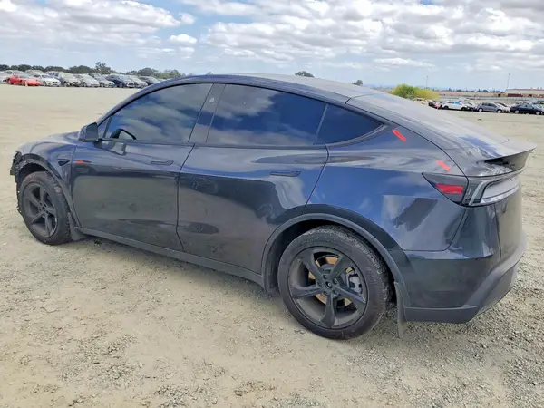 7SAYGDED7TF456300 — 2026 Tesla Model Y, фото 2 с аукциона Copart 29.09.2026, Боковая часть