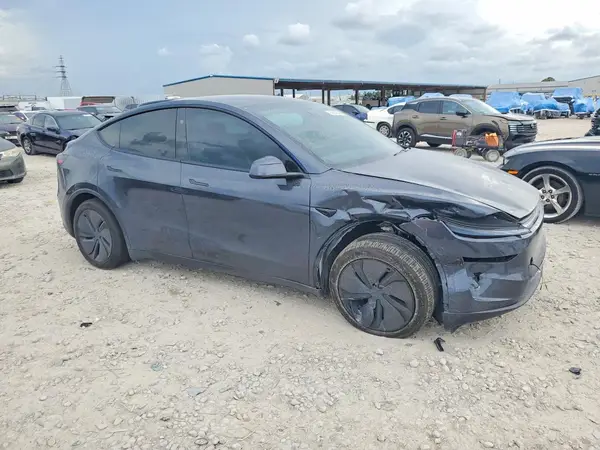 7SAYGDEE1TA432533 — 2026 Tesla Model Y, фото 4 с аукциона Copart, Передняя часть
