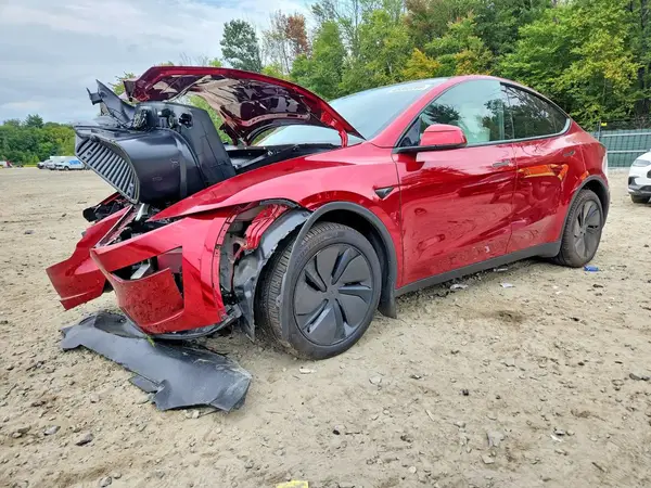 7SAYGDEE7TA676896 — 2026 Tesla Model Y, Передняя часть (Front End), фото до ремонта