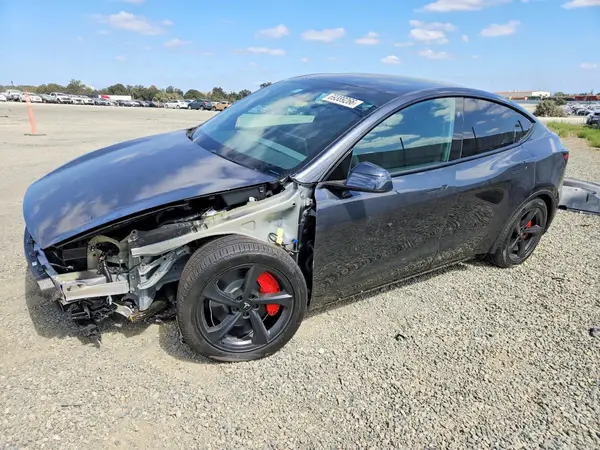 7SAYGDED8TF702674 — 2026 Tesla Model Y, Передняя часть (Front End), фото до ремонта