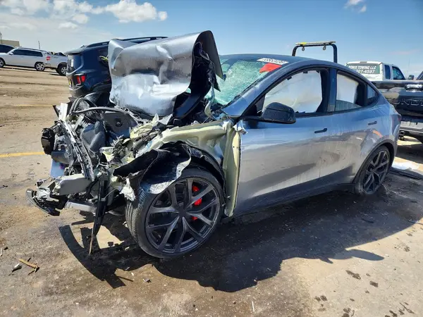 7SAYGDET6TA689458 — 2026 Tesla Model Y, Передняя часть (Front End), фото до ремонта