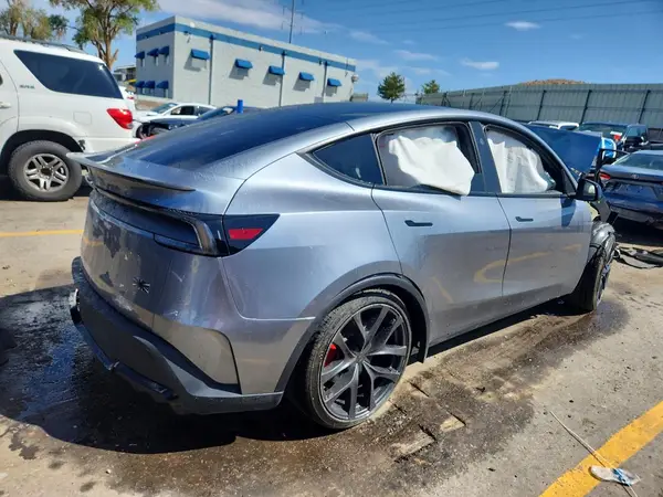 7SAYGDET6TA689458 — 2026 Tesla Model Y, фото 3 с аукциона Copart, Передняя часть