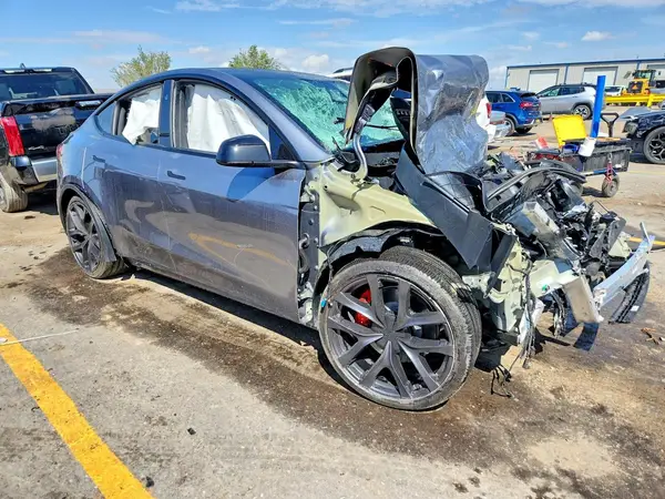 7SAYGDET6TA689458 — 2026 Tesla Model Y, фото 4 с аукциона Copart, Передняя часть