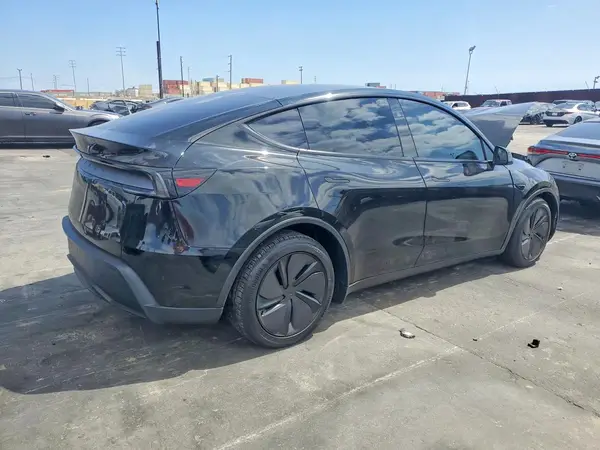 7SAYGAEE7TF700289 — 2026 Tesla Model Y, фото 3 с аукциона Copart, Передняя часть