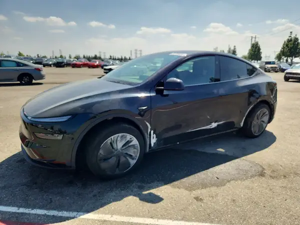 7SAYGDED9TF623823 — 2026 Tesla Model Y, Боковая часть (Side), фото до ремонта