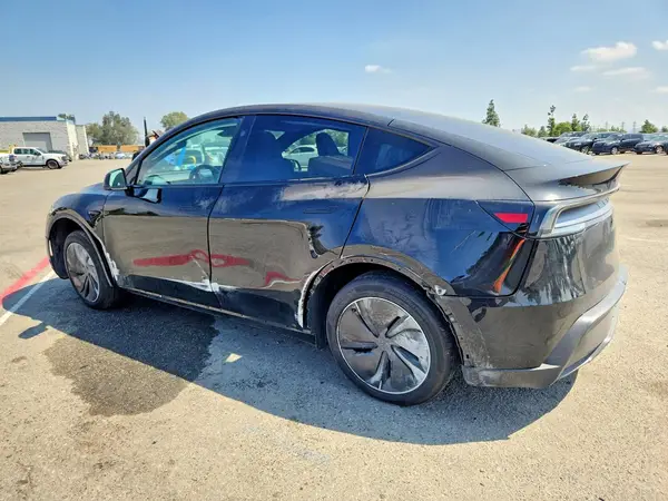 7SAYGDED9TF623823 — 2026 Tesla Model Y, фото 2 с аукциона Copart, Боковая часть