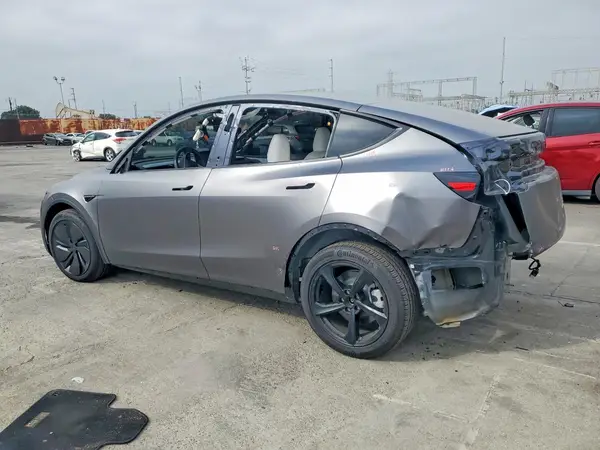 7SAYGDEE2TF635157 — 2026 Tesla Model Y, фото 2 с аукциона Copart, Задняя часть