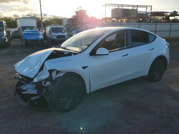 7SAYGDED6TF549986 — 2026 Tesla Model Y, Передняя часть (Front End), фото до ремонта