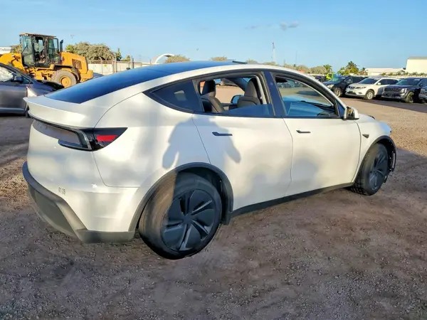 7SAYGDED6TF549986 — 2026 Tesla Model Y, фото 3 с аукциона Copart, Передняя часть