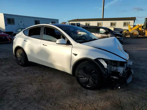7SAYGDED6TF549986 — 2026 Tesla Model Y, фото 4 с аукциона Copart, Передняя часть