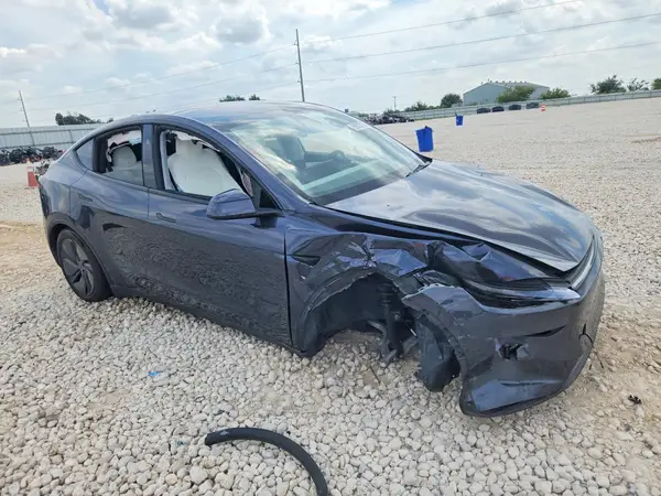 2026 TESLA MODEL Y VIN 7SAYGDED7TA489570 фото 4