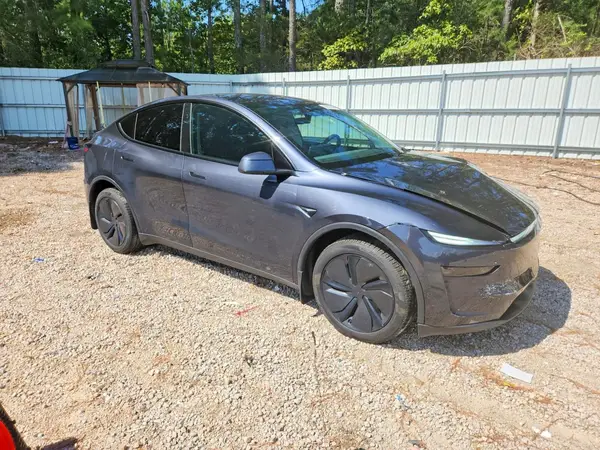 7SAYGDEEXTA395496 — 2026 Tesla Model Y, фото 4 с аукциона Copart, Передняя часть