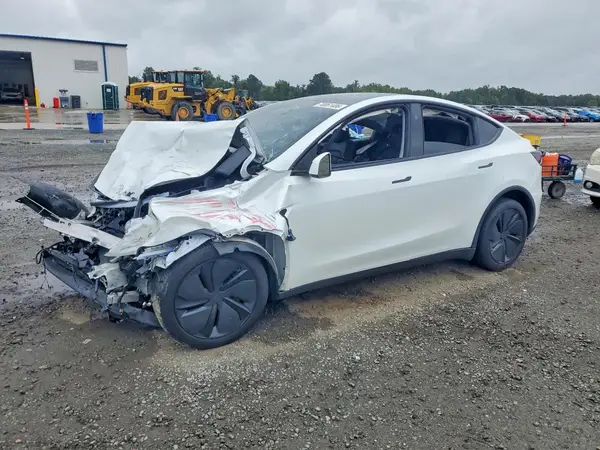4SAYGDEE8TA399689 — 2026 Tesla Model Y, Передняя часть (Front End), фото до ремонта