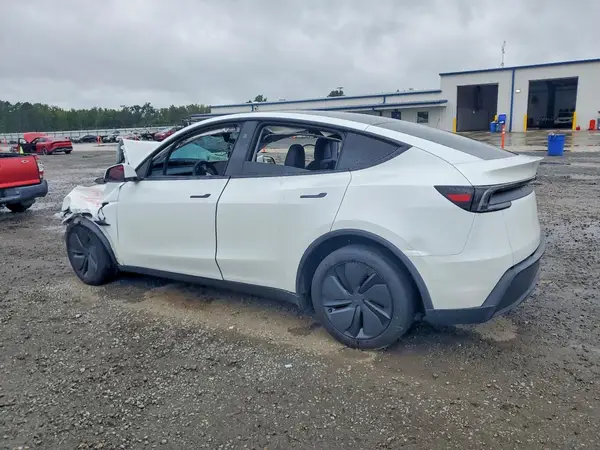 4SAYGDEE8TA399689 — 2026 Tesla Model Y, фото 2 с аукциона Copart, Передняя часть