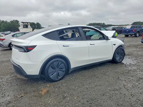4SAYGDEE8TA399689 — 2026 Tesla Model Y, фото 3 с аукциона Copart, Передняя часть