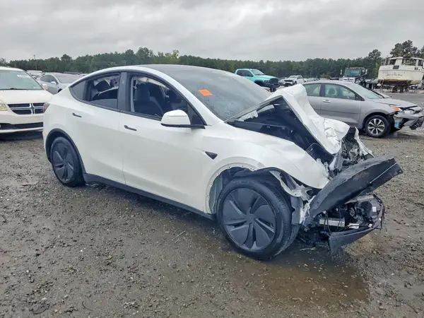 4SAYGDEE8TA399689 — 2026 Tesla Model Y, фото 4 с аукциона Copart, Передняя часть
