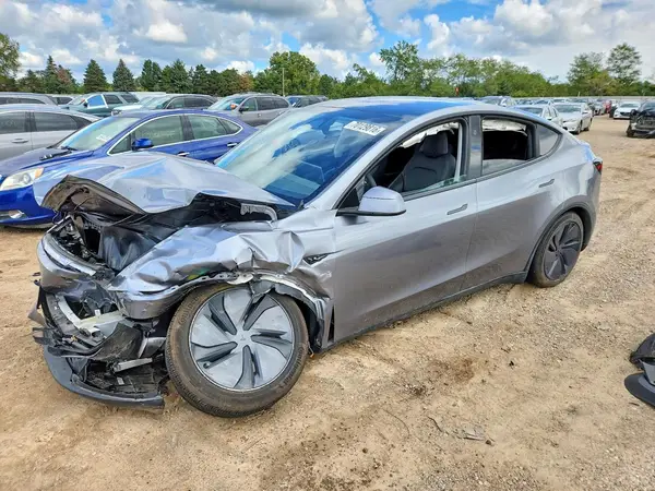 7SAYGDEE7TF339499 Tesla Model Y 2026 — повреждение Передняя часть, фото до ремонта